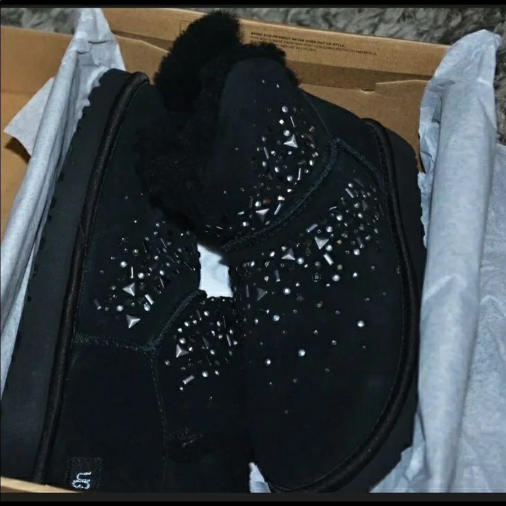 UGG Womens Size 7 Classic Galaxy Bling Mini Classic Bootie.